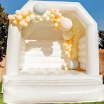 Covered Roof White Bounce House Inflatable Jumper House for Wedding